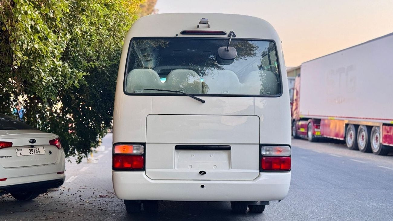 Toyota Coaster 26 SEATERS BUS | RHD | AUTOMATIC TRANSMISSION | 2014 | 4.0L DIESEL ENGINE | AIR CONDITIONER | NEAT A