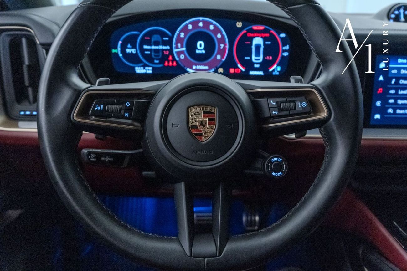 Porsche Cayenne S Coupe 2024 Porsche Cayenne S Coupe, Porsche Warranty, Sport Chrono Package, Fully Loaded, Low Kms,