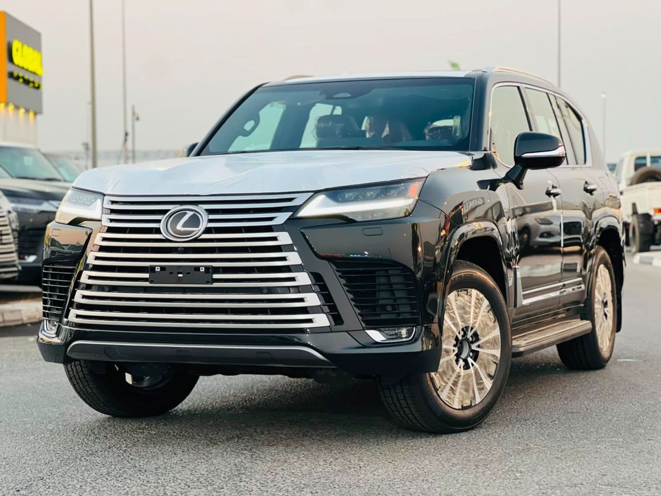 لكزس LS600h Signature