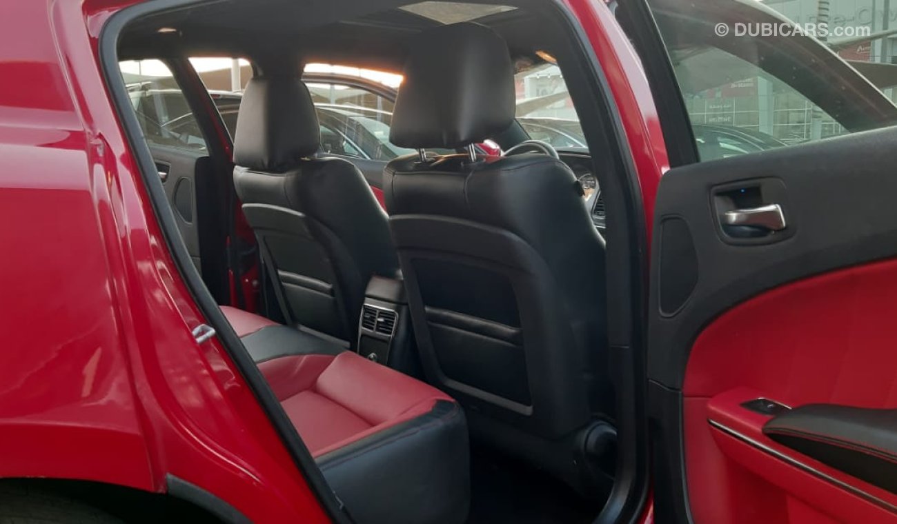 Dodge Charger Customs papers number one, leather, rear spoiler, all sensors, fingerprint, alloy wheels, fog lights