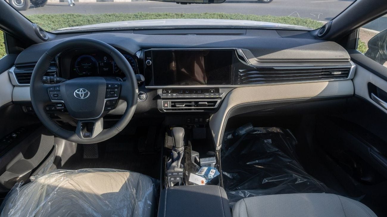 Toyota Camry limited 2.5L Hybrid