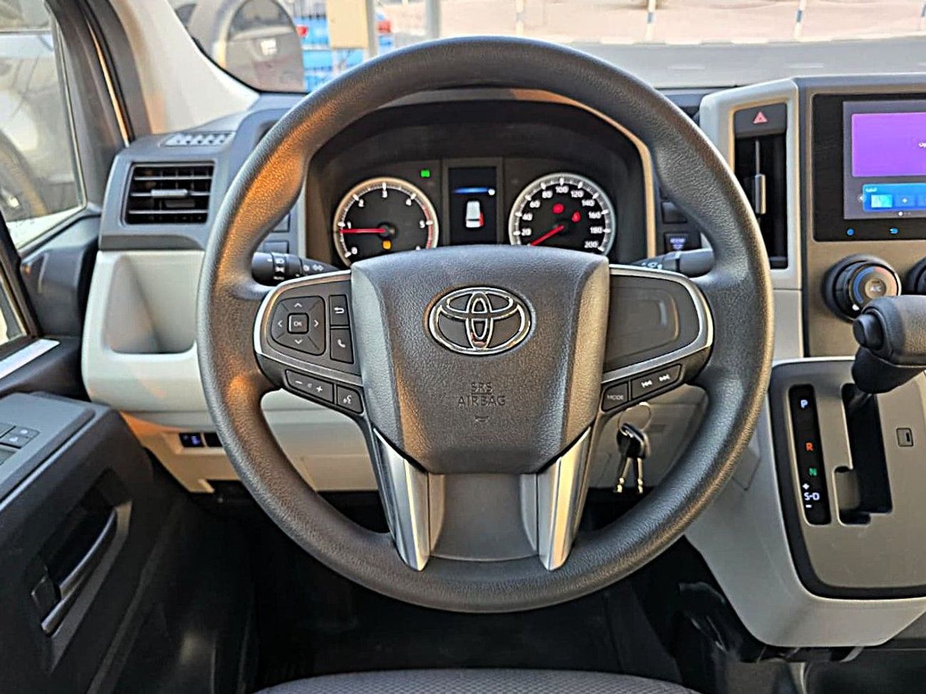 Toyota Hiace Toyota Hiace High Roof  Diesel  2.8L A/T With SunRoof 2025