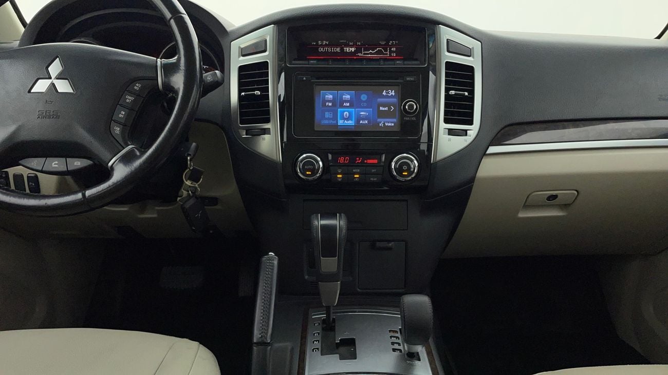 ميتسوبيشي باجيرو GLS MID 3.8 | بدون دفعة مقدمة | اختبار القيادة في المنزل