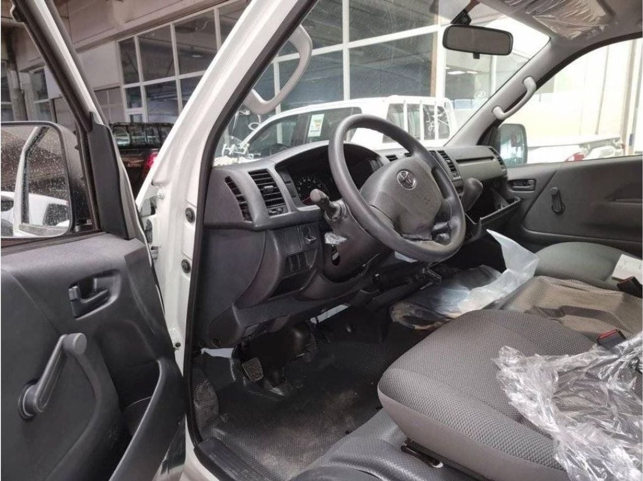 تويوتا هاياس Toyota Hiace GLS STD Roof, Panel Van, 2.5L Diesel, M/T, MY24 2.5L Diesel 2024