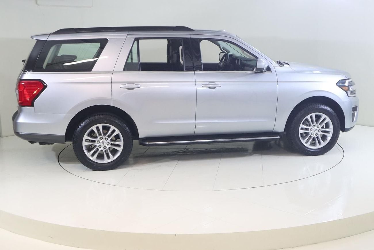 Ford Expedition XLT XT222 / AL TAYER MOTORS / AL QOUZ SHOWROOM