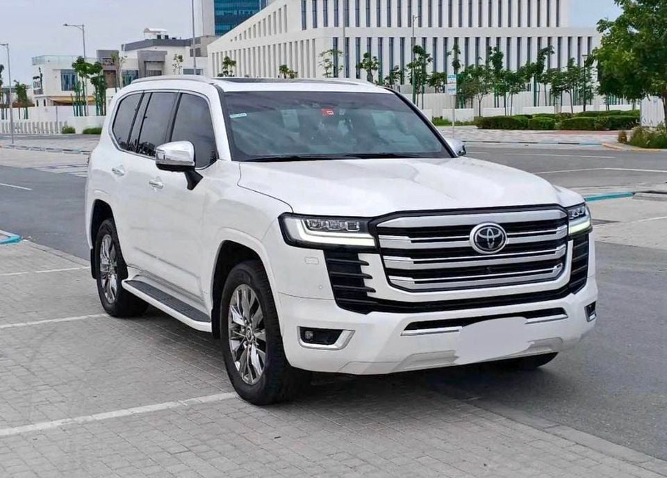 Toyota Land Cruiser 2022 Model VXR TWIN TURBO 3.5L ENGINE FULL OPTION VERY CLEAN AND PERFECT CONDITION 2022