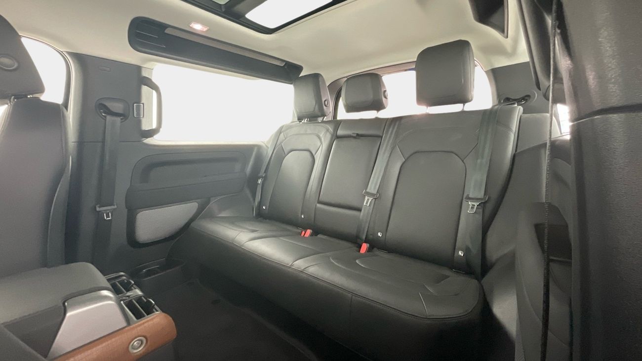 Land Rover Defender P400 90 SE 3.0L (5 Seater) P400 90 SE | Guaranteed Warranty | 0 Down Payment