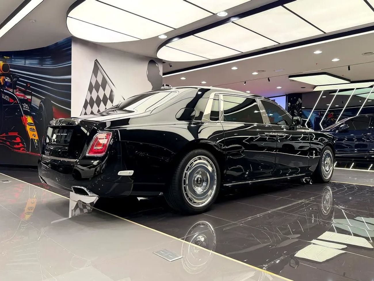 Rolls-Royce Phantom EWB GCC BRAND