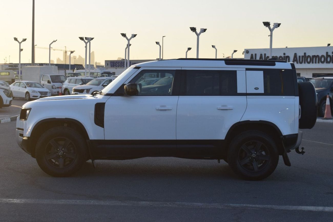 لاند روفر ديفندر 2021Model 2.0 petrol Engine full option tap of the range colour white Transmission Automatic Interio