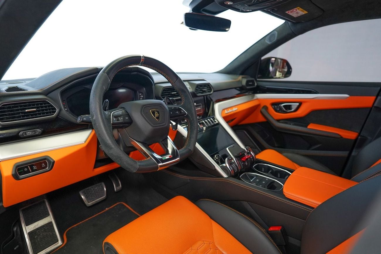 Lamborghini Urus STD 4.0T V8 CAPSULE