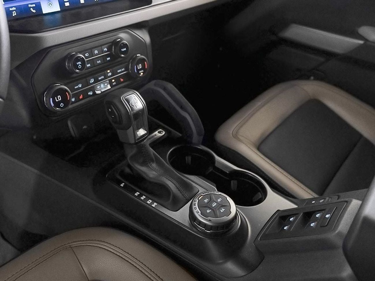 فورد برونكو Wildtrak 2.7L (5 Seater)