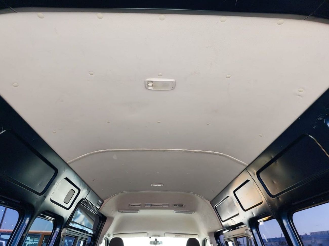 تويوتا هاياس TOYOTA HIACE VAN RHD 2015 MODEL 3.0 L DIESEL AUTOMATIC(PM16253)