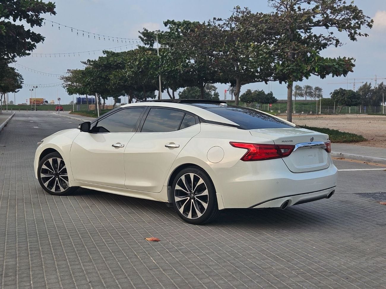 Nissan Maxima SR
