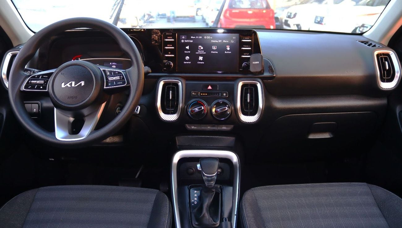 Kia Sonet LX2 1.5L Kia Sonet 2023 GCC in excellent condition, 71,000 km, 1500 cc engine, price 48,000 dirhams