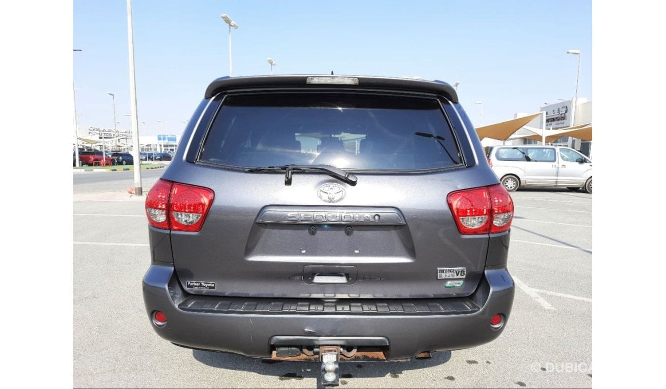 Toyota Sequoia Toyota sequoia 2014 ,,,sunroof very good coundation for sale