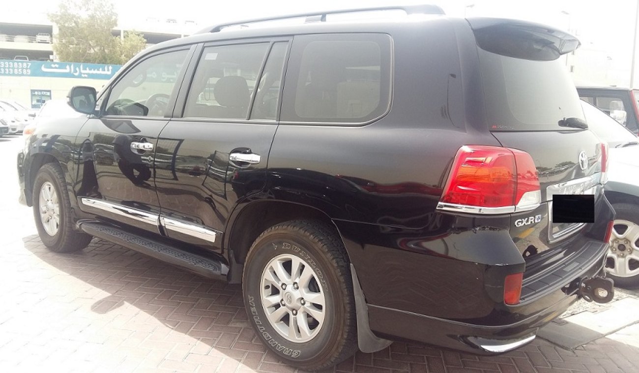 Toyota Land Cruiser GXR V8