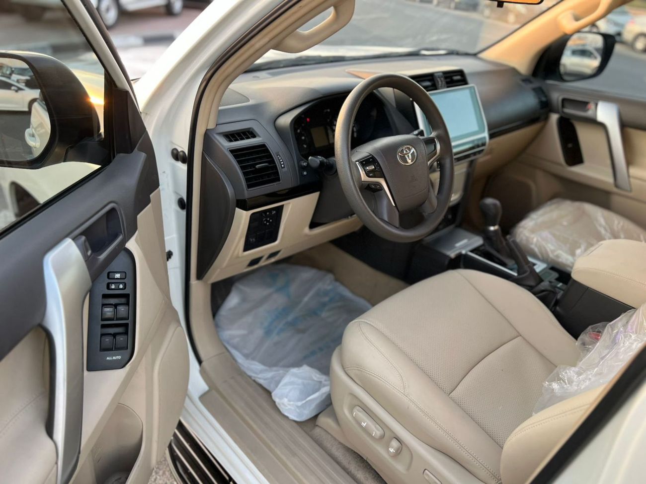 Toyota Prado 2023  Toyota Prado TXL 2.7L V4- AWD 4x4 - GCC - Leather Seat - With Electric  -Rear CAM