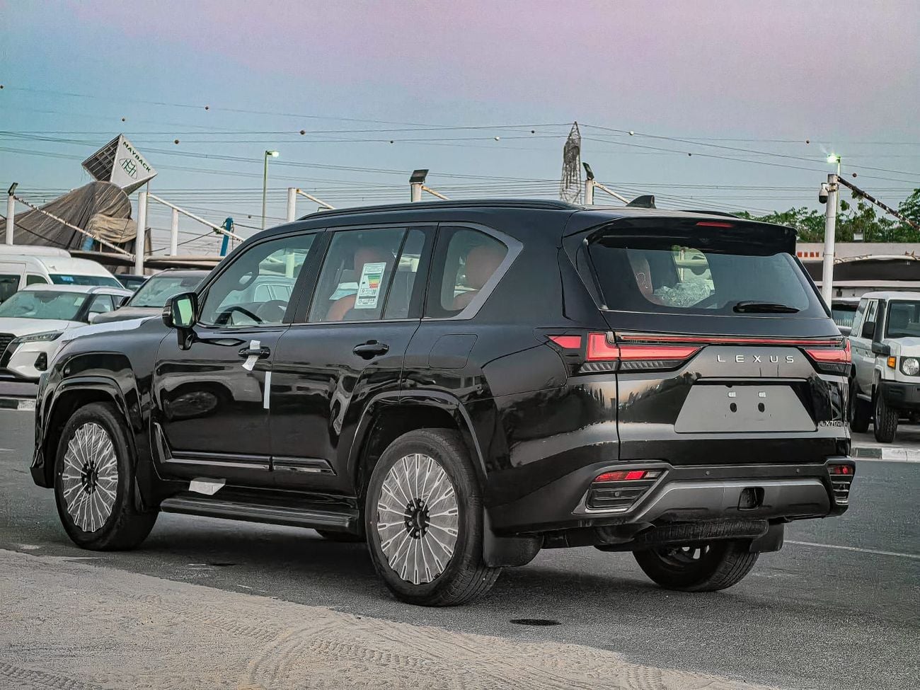 لكزس LX 700h VIP