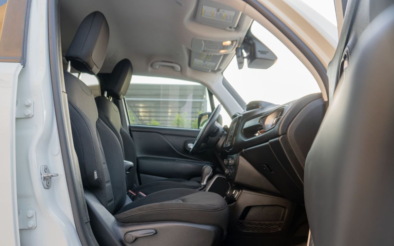 جيب رينيجيد LATITUDE 4X4 2022 LOW MIL