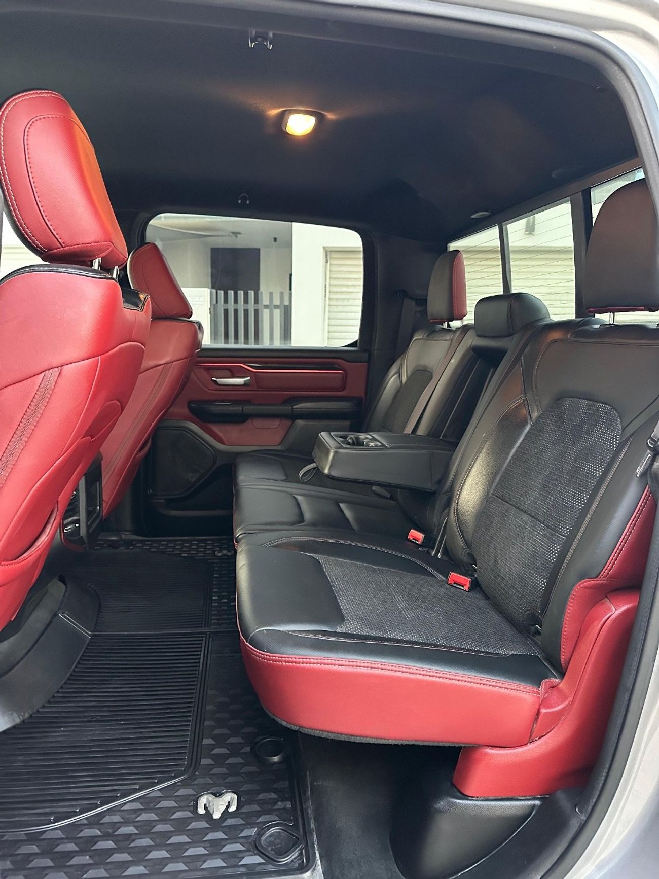 دودج رام فان 