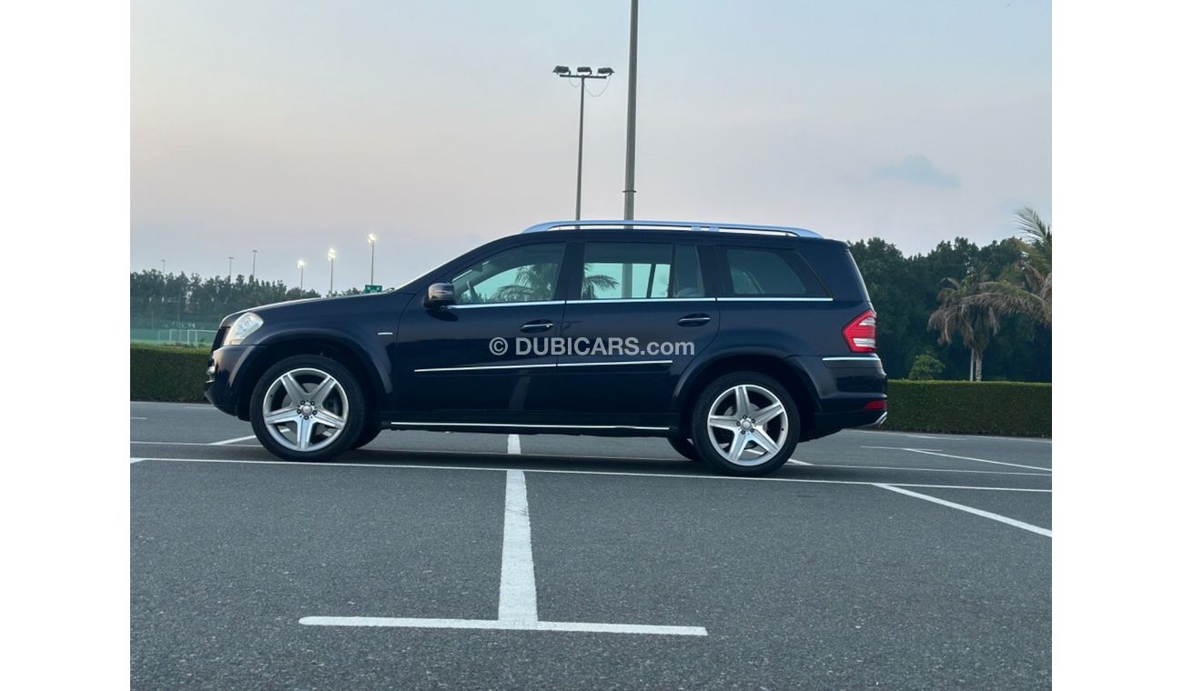 مرسيدس بنز GL 500 موديل 2012 خليجي فل مواصفات بانوراما ومثبت سرعه وتحكم كهربي كامل وبانوراما وكراسي جلد