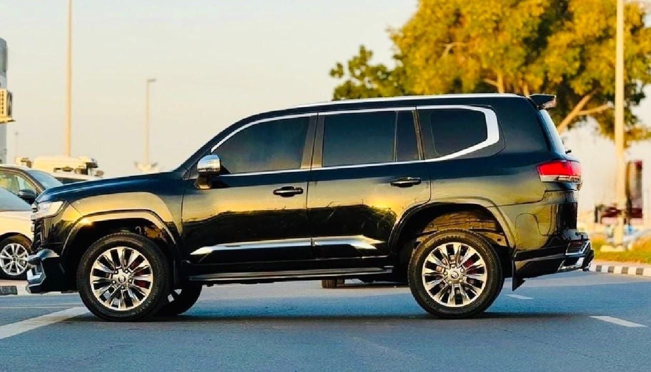 Toyota Land Cruiser 2019 Model Facelift To 2025 Shape Exterior and also Interior Change to Mercedes G63 Yellow Edition