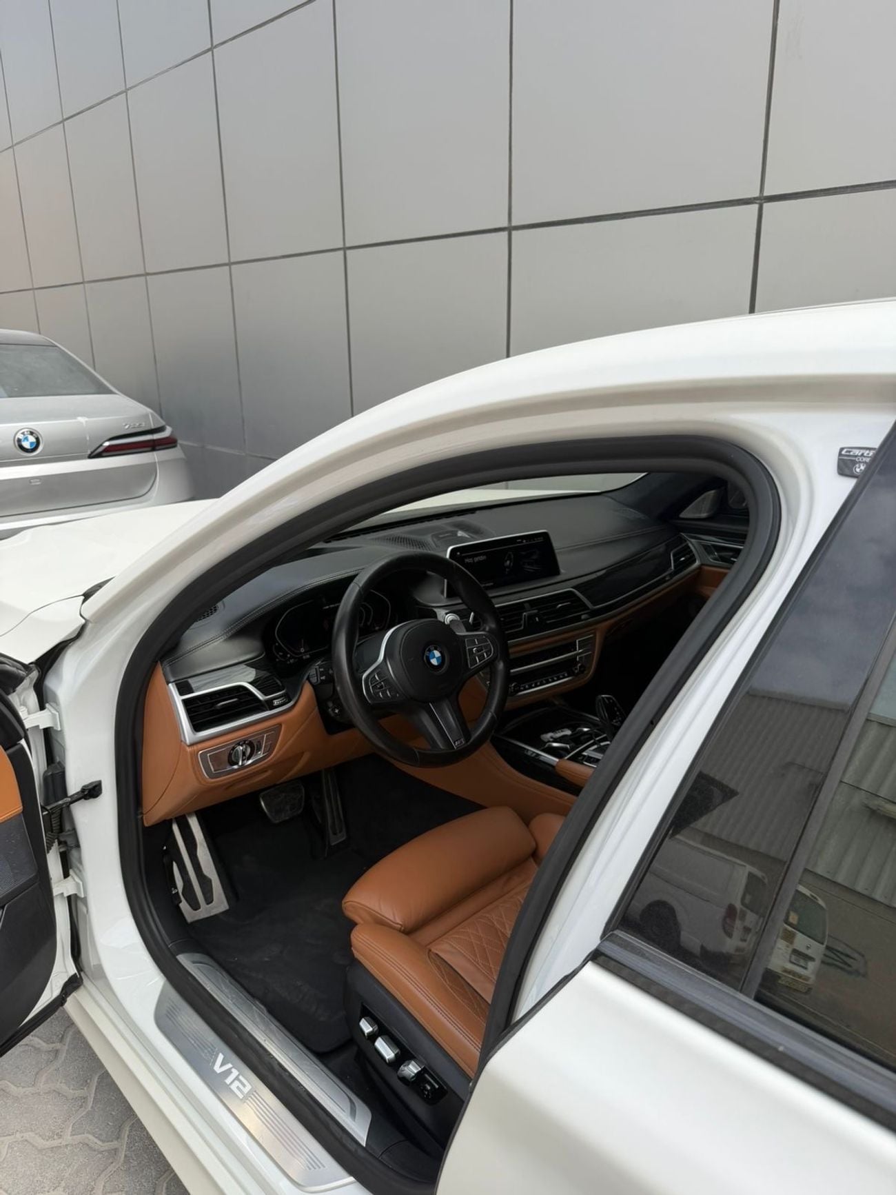 BMW M760Li