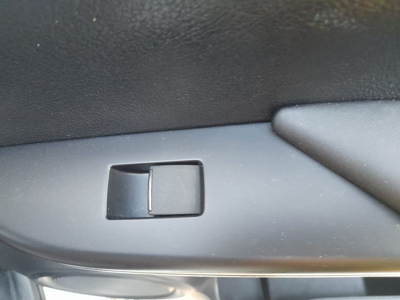 تويوتا هيلوكس RIGHT HAND DIESEL