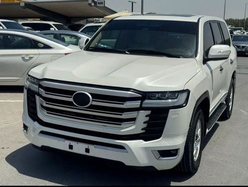 تويوتا لاند كروزر Toyota land cruser GXR 2009 facelifted 2025 V8 4.6 petrol Engin  colour white push start transmissio