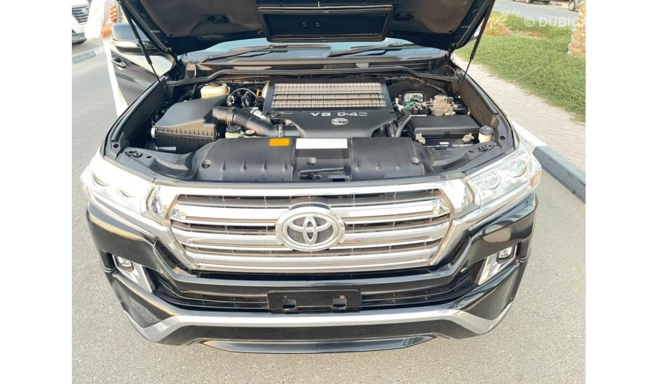 Toyota Land Cruiser FULL OPTION