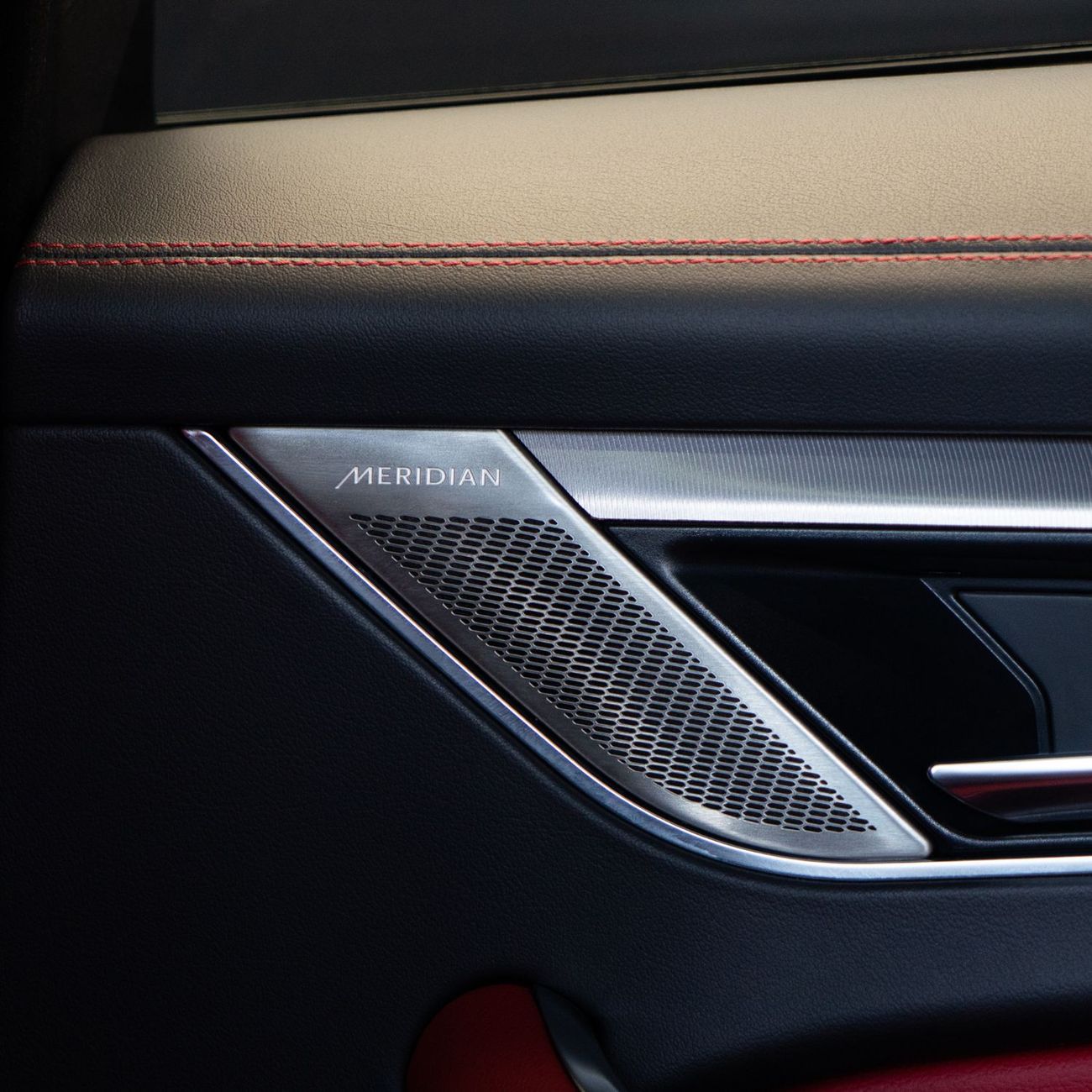 Jaguar F Pace R-Dynamic SE 2.0L AED 2,586 pm • 0% Downpayment • F-Pace R-Dynamic SE • 1 Year Warranty