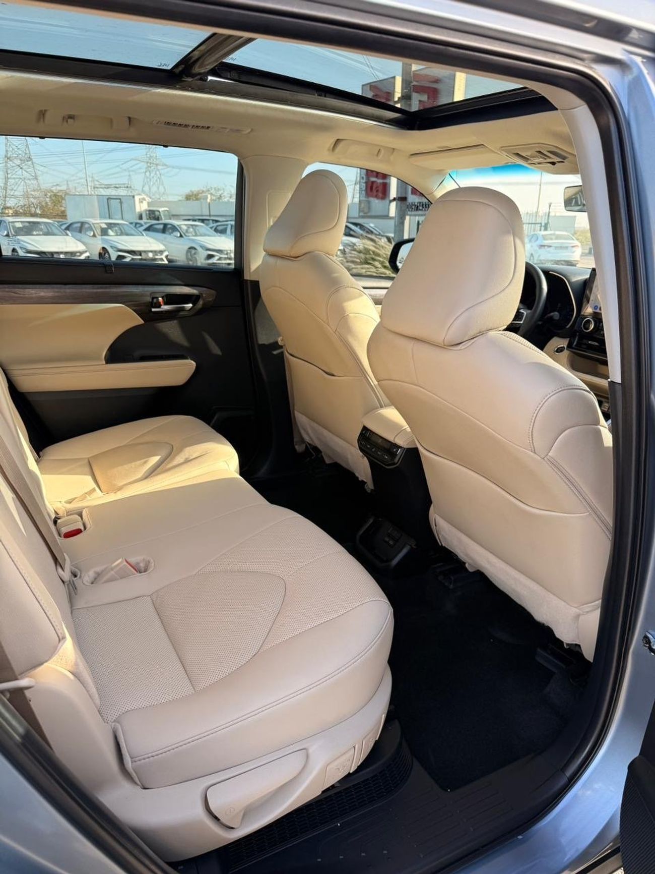 Toyota Highlander Hybrid Platinum 2.5L // panoramic, 360 Camera // head up display full option 2024