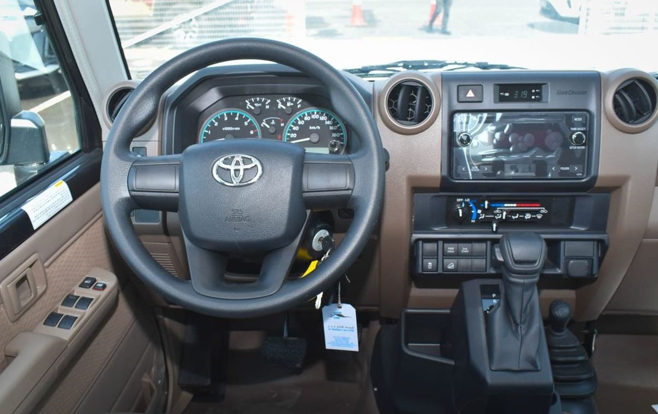 Toyota Land Cruiser Pick Up 4.0L V6 Double Cabin A/T