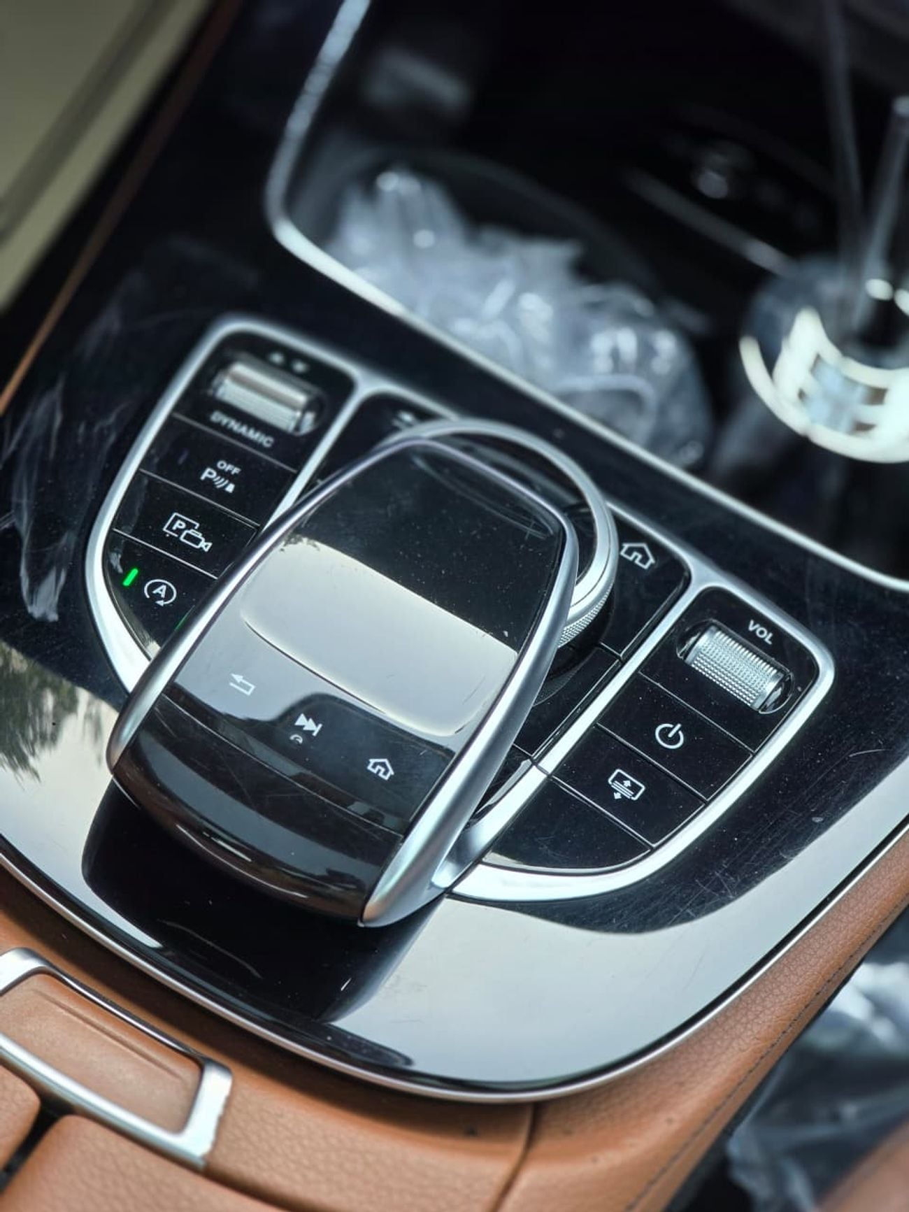 Mercedes-Benz E300 Premium + 2.0L MERCEDES E-300 2020 GCC // LOW MILEAGE // PERFECT CONDITION // FULL OPITION