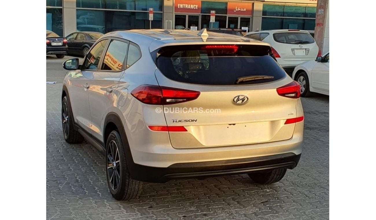 Hyundai Tucson SE - Full Option