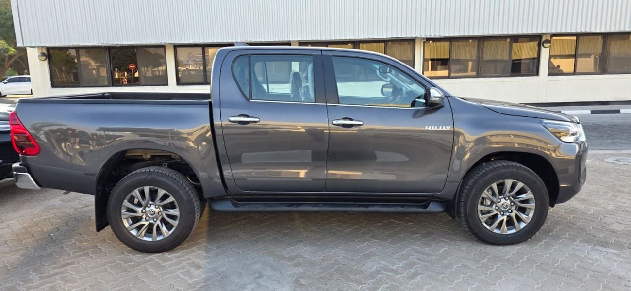 تويوتا هيلوكس RHD DIESEL FULL OPTION