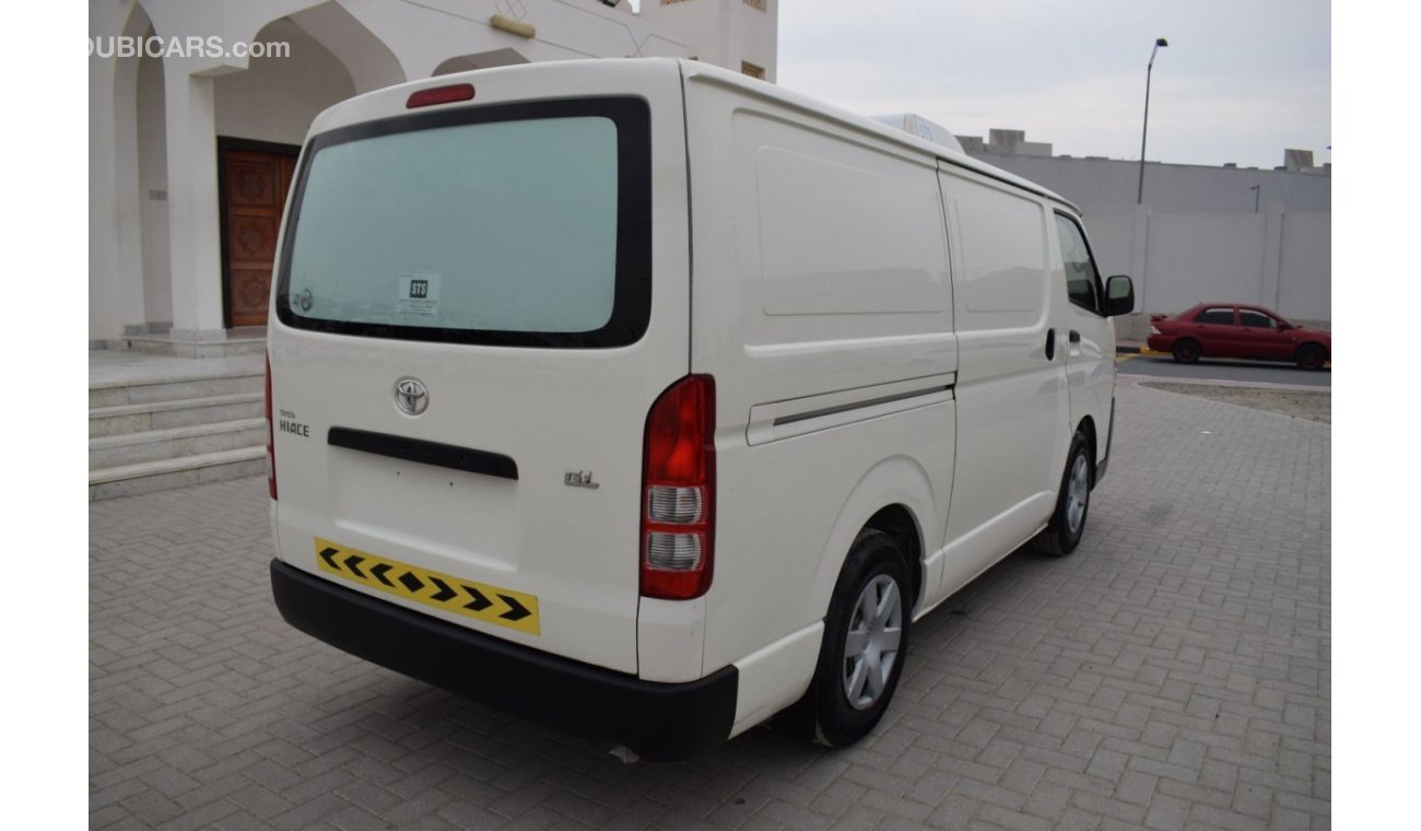 Toyota Hiace GL - Standard Roof Toyota Hiace Chiller, model:2016. Free of accident