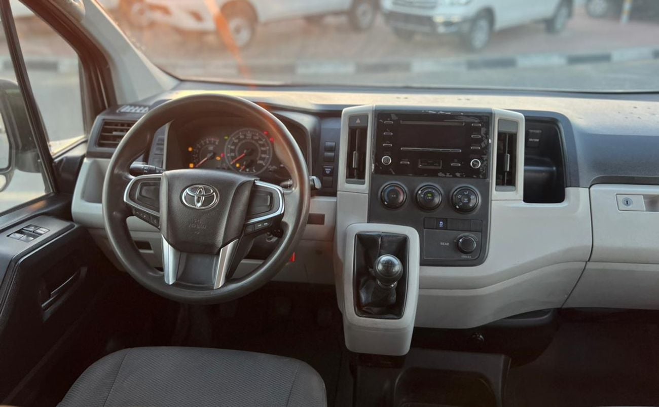 Toyota Hiace GL 2021 Toyota Hiace 3.5L V6 - Passenger - Patrol Manual - 13 Seater - No Accident -