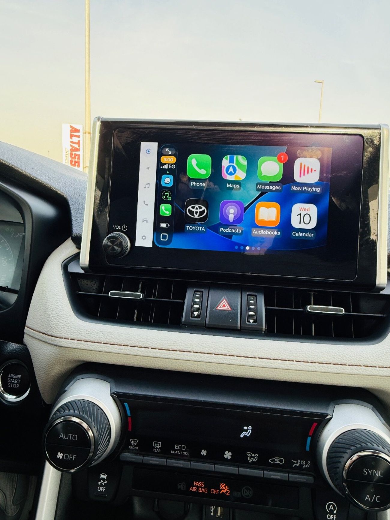 Toyota RAV4 Toyota RAV4 XLE premium