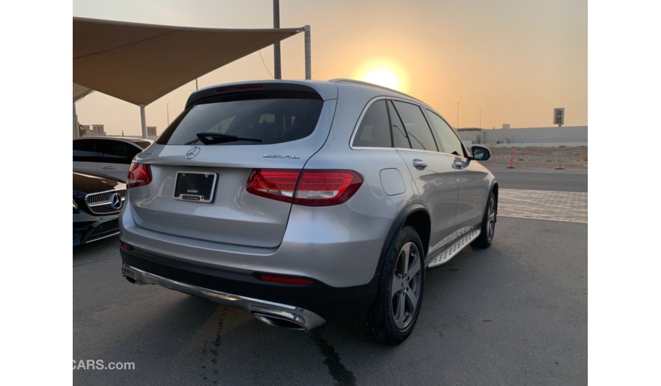 Mercedes-Benz GLC 300 Mercedes GLC300.  2016 model     Bluetooth sensors, smart cruise control, electric chairs, seats, co