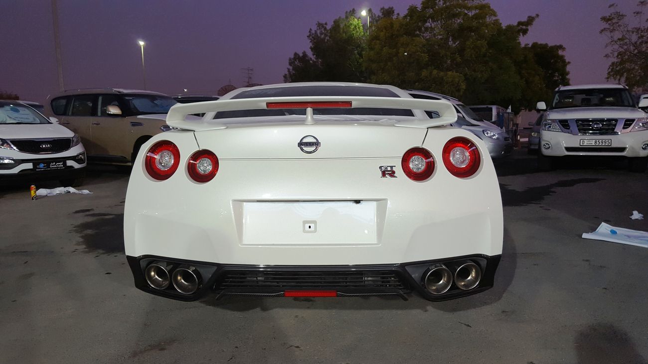 Nissan GTR BLACK EDITION