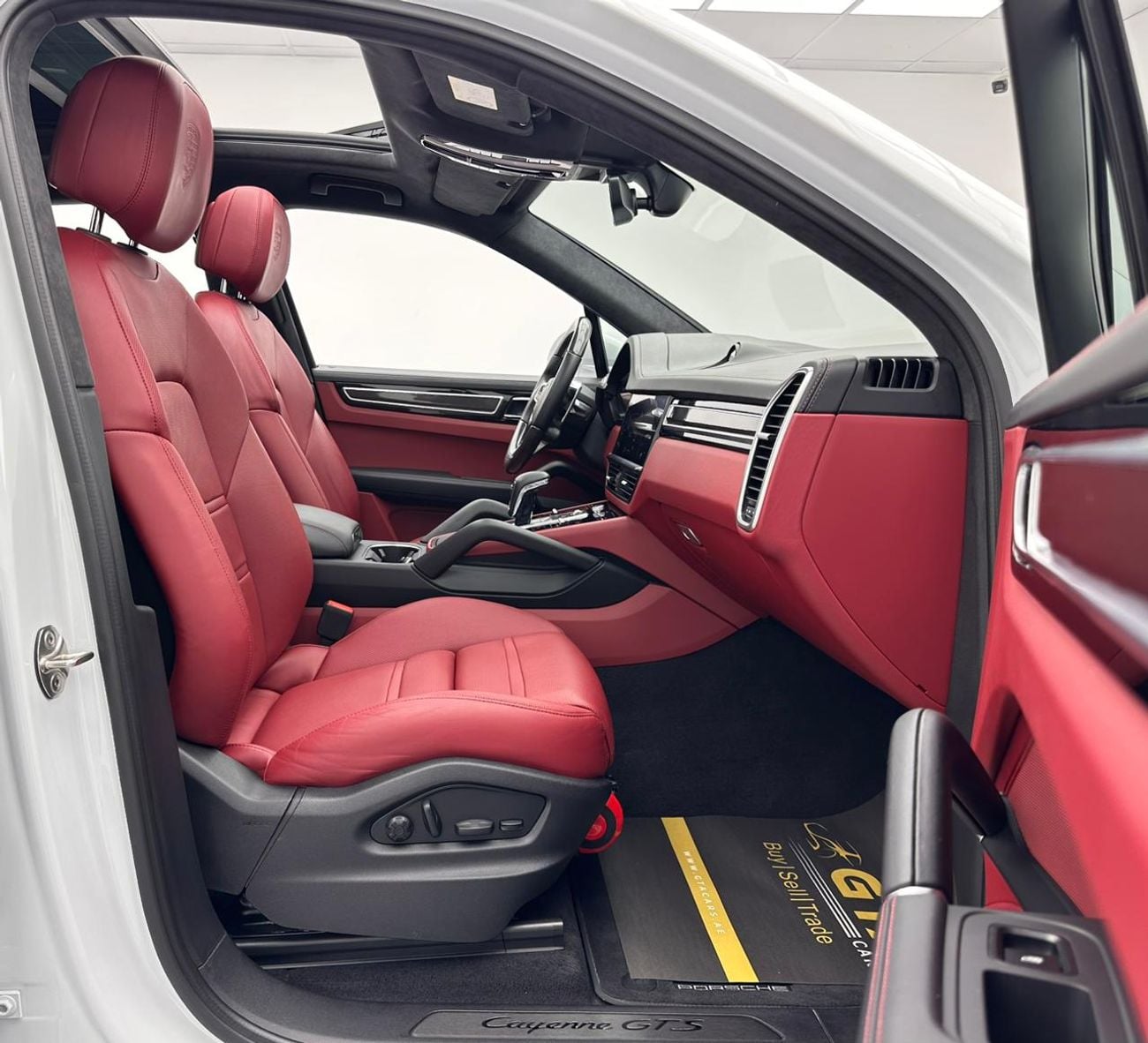 Porsche Cayenne 2022 Porsche Cayenne GTS, Feb/2027 Porsche Warranty, Porsche Full Service History, Excellent Conditi