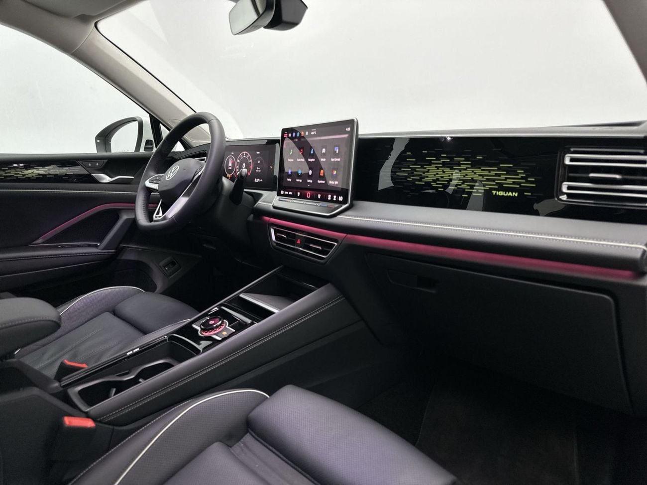 فولكس واجن تيجوان 1.4L | Panoramic Sunroof with Leather Seats  | VW Certified | GCC Specs