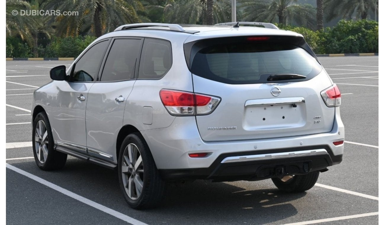 Nissan Pathfinder SV GCC EXCELLENT CONDITION WITHOUT ACCIDENT 2014