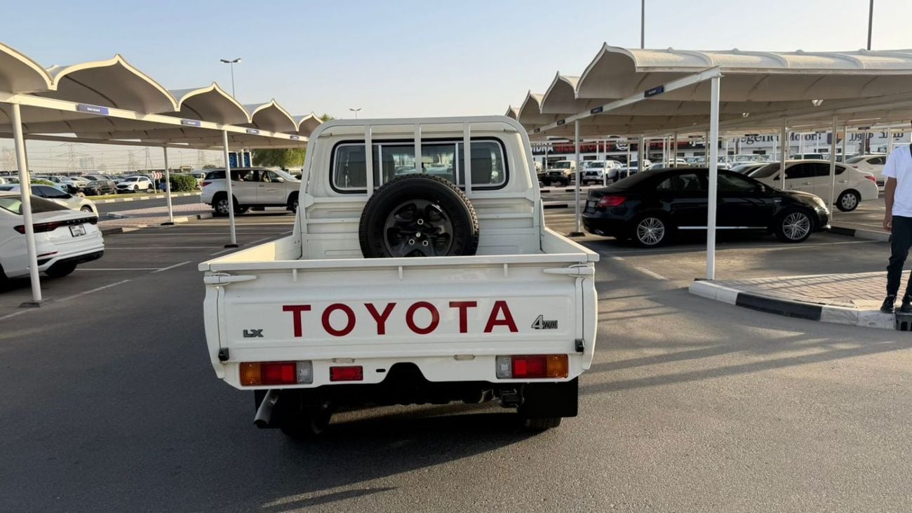 Toyota Land Cruiser Pick Up TOYOTA Land Cruiser LC79 DC 2.8 AT  mid option 2026