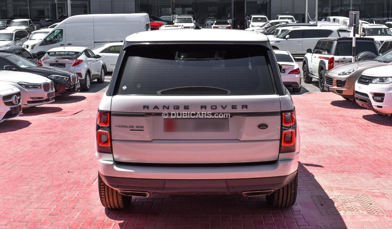 Used Land Rover Range Rover Vogue SE Supercharged 2019 for sale in Abu