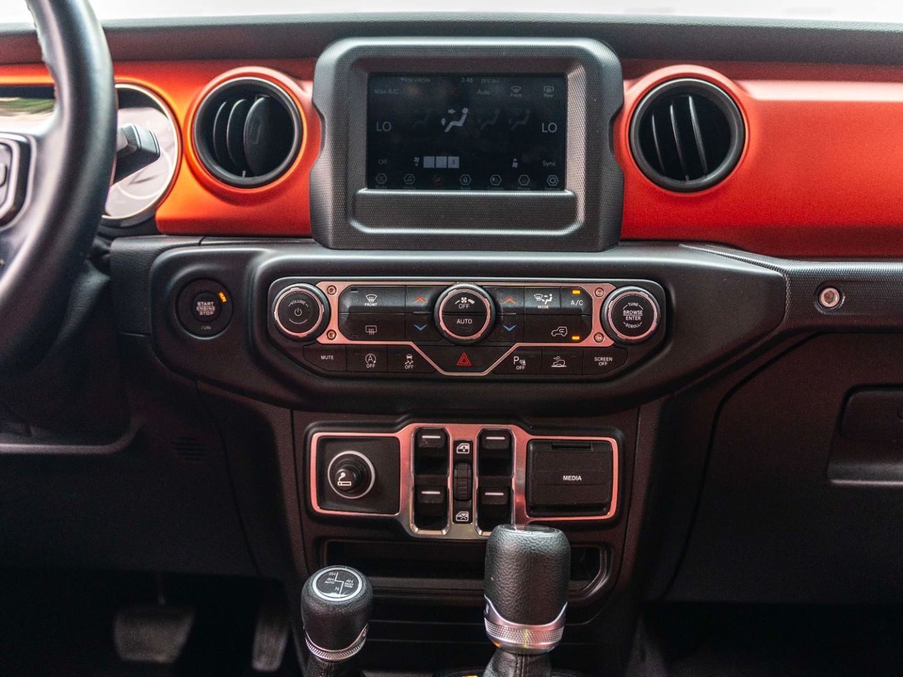 جيب رانجلر Unlimited Sport 3.6L A/T