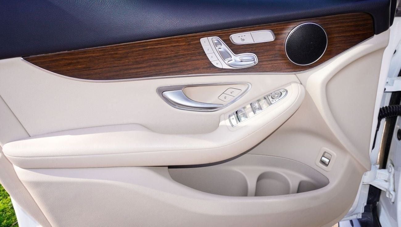 مرسيدس بنز GLC 300 AMG 2.0L