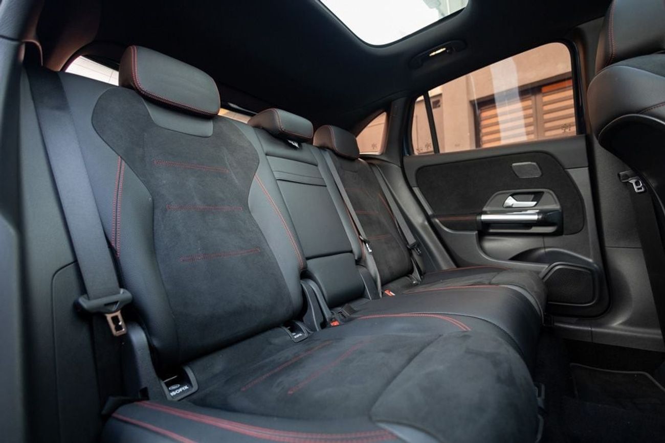 Mercedes-Benz GLA 200 Premium 1.4L Mercedes-Benz GLA200 AMG 2021 GCC under Agency Warranty with Flexible Down-Payment.