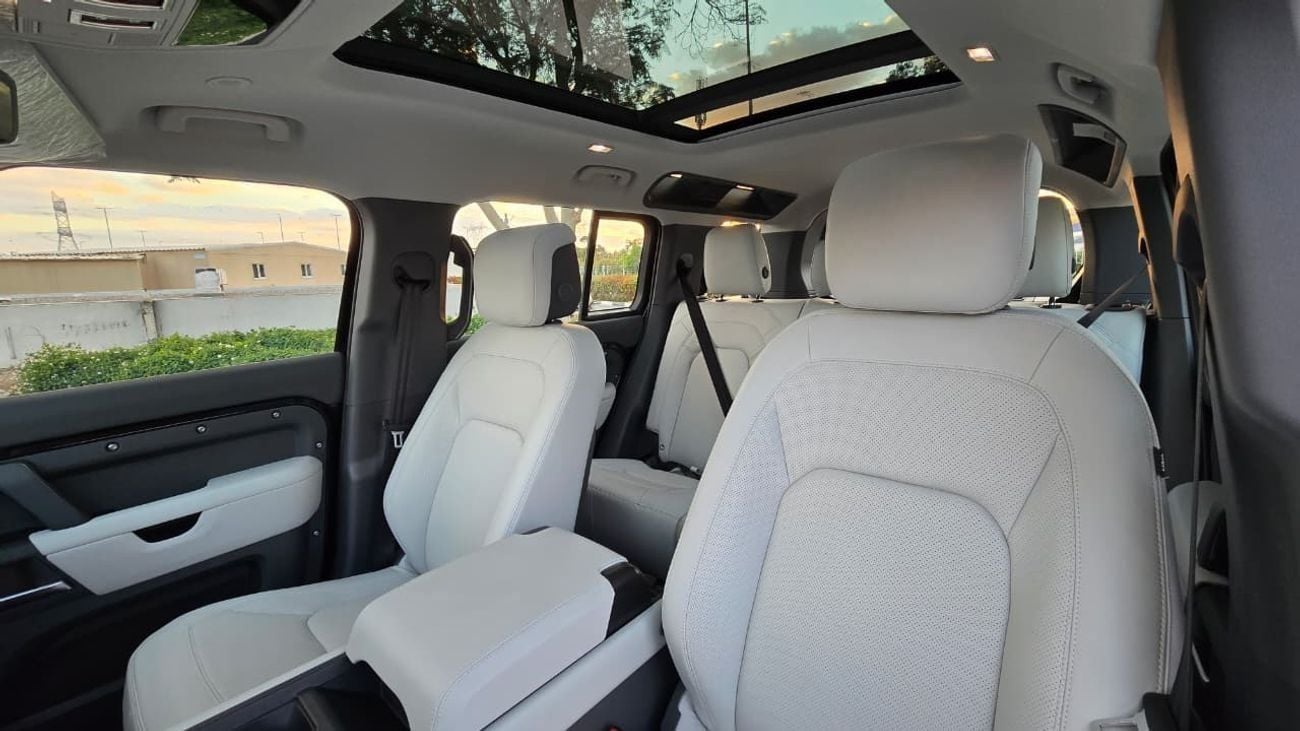 Land Rover Defender land Rover Defender P400 V6 GCC - 2026